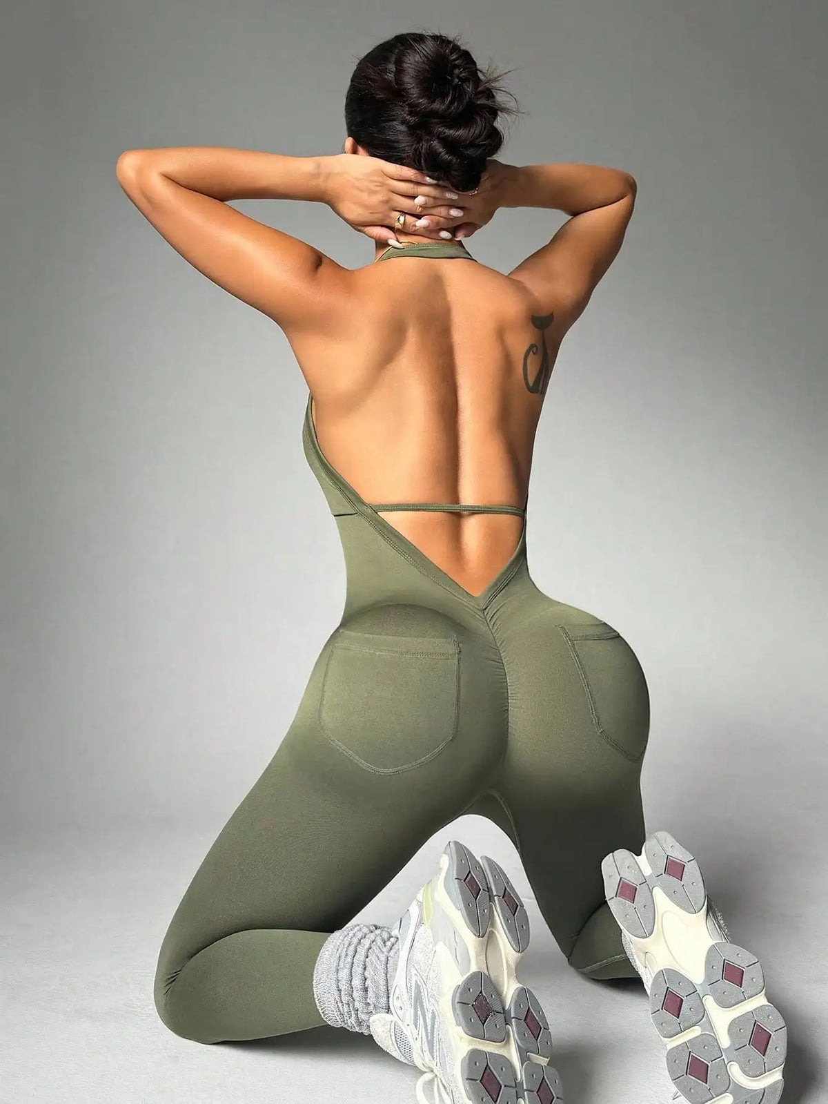 **Women’s Seamless Sports Jumpsuit with Pocket**