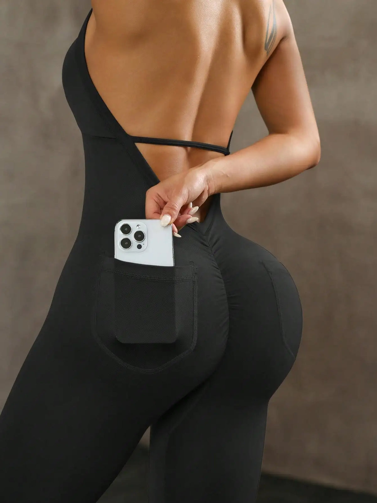 **Women’s Seamless Sports Jumpsuit with Pocket**