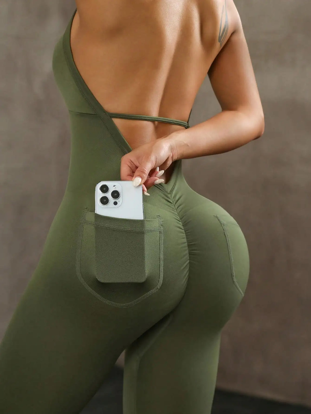 **Women’s Seamless Sports Jumpsuit with Pocket**