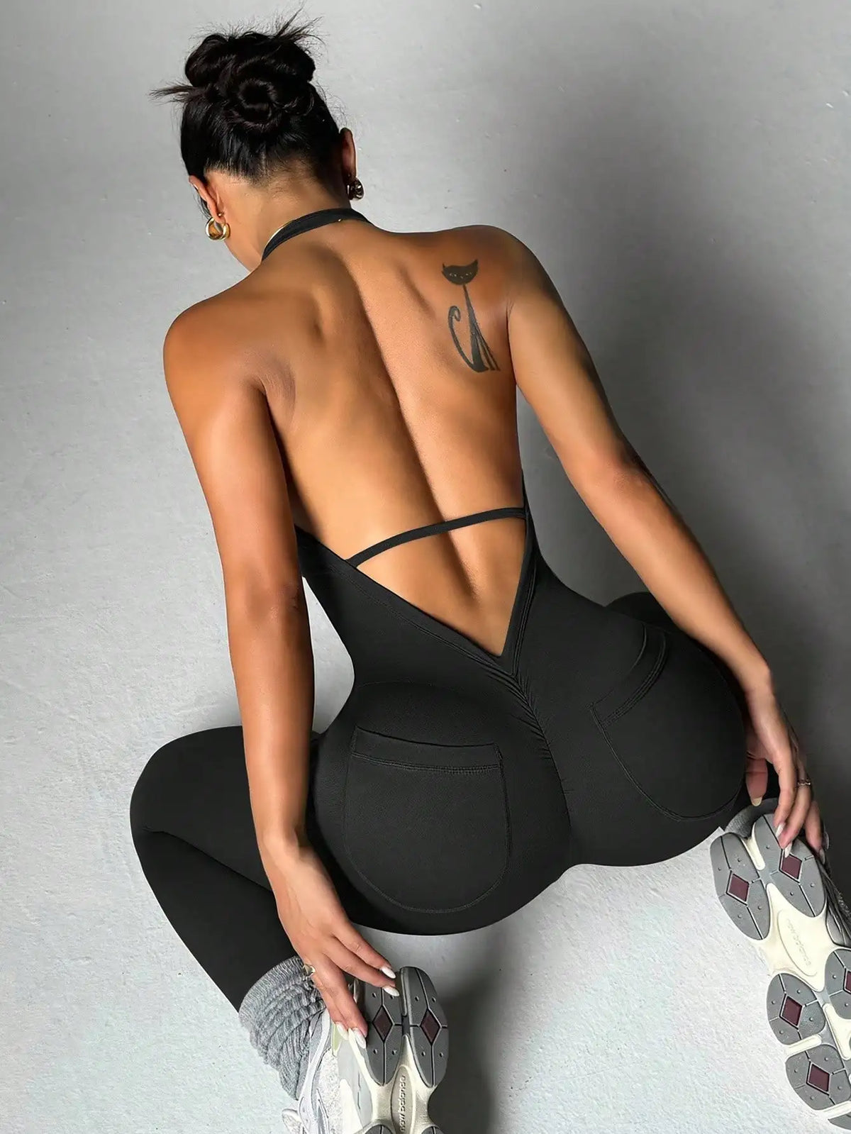 **Women’s Seamless Sports Jumpsuit with Pocket**